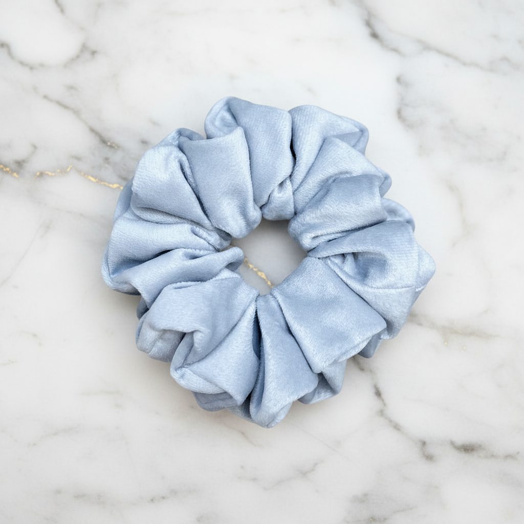 Velvet Scrunchie – Silver Pearl 💍